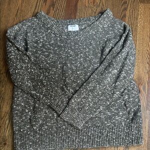Old Navy Women's green Knit Sweater. Oversized fit with a wide neck.